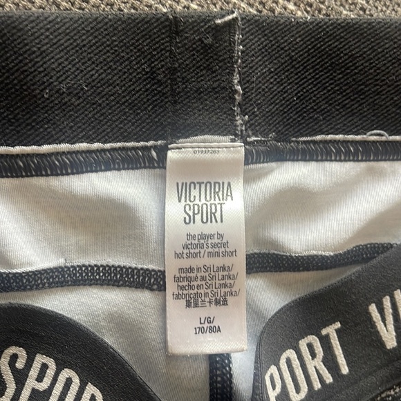 Victoria Sport hot short size large women’s logo waistband - Picture 2 of 3